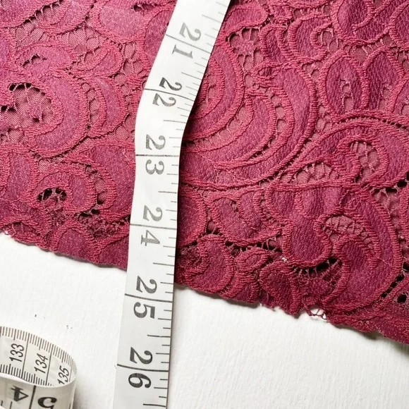 Laundry by Shelli Segal Elegant Lace Burgundy Cap Sleeve Top - Picture 15 of 16